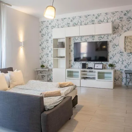 Apartment D.five Iranyi *